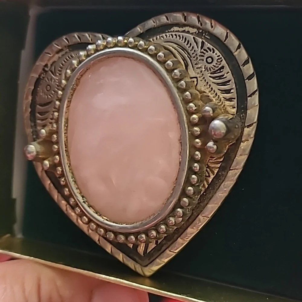 Vintage belt buckle w/rose quartz - Picture 2 of 3